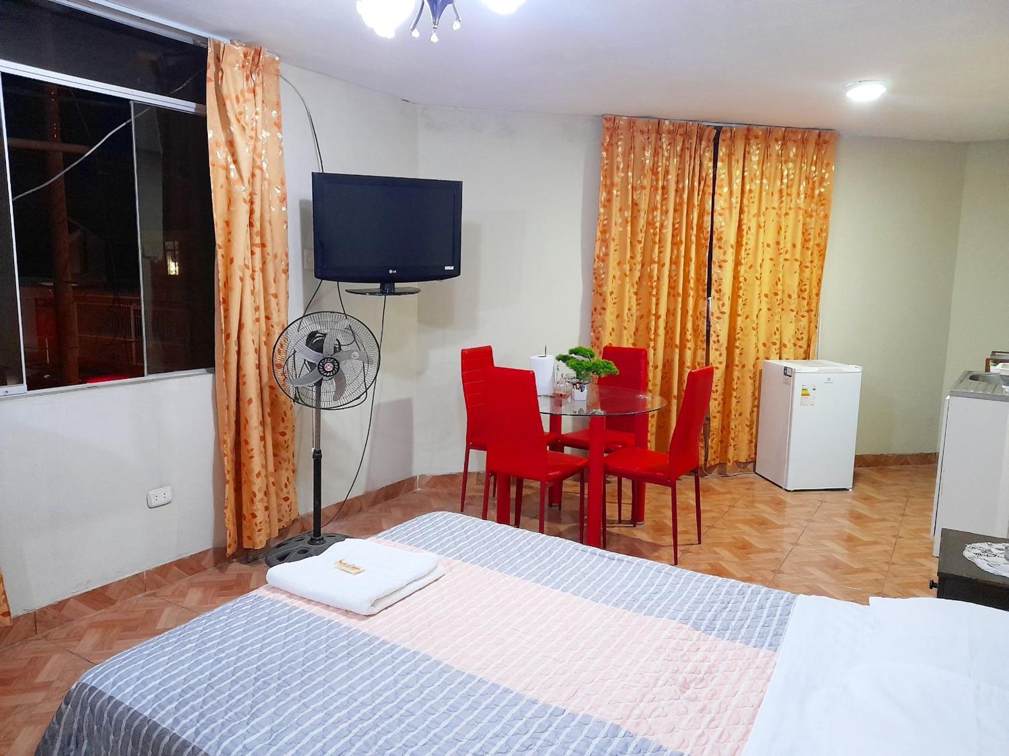 Pensión Travel House *